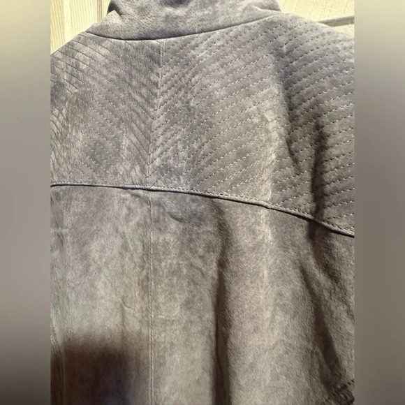 Isaac Mizrahi NWOT 100% suede blue/gray silver hardware flight jacket 21” p2p - Picture 4 of 15